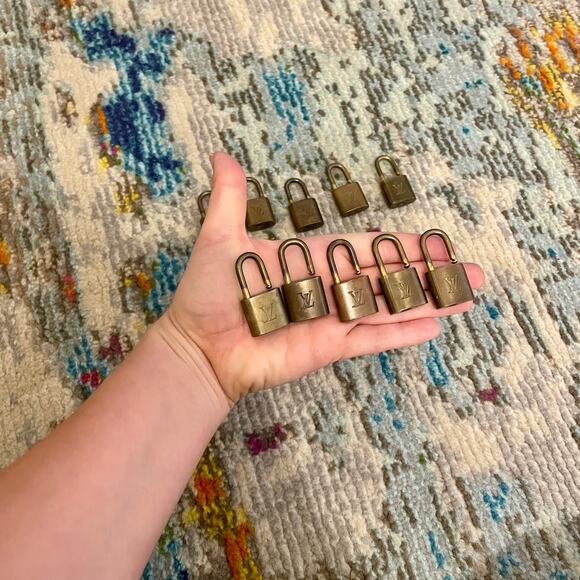 Louis Vuitton luggage lock Authentic vintage brass Necklace Accessory Unpolished - Picture 6 of 11